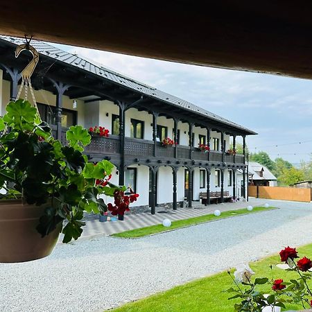 Pensiunea Suci Batiza Kültér fotó