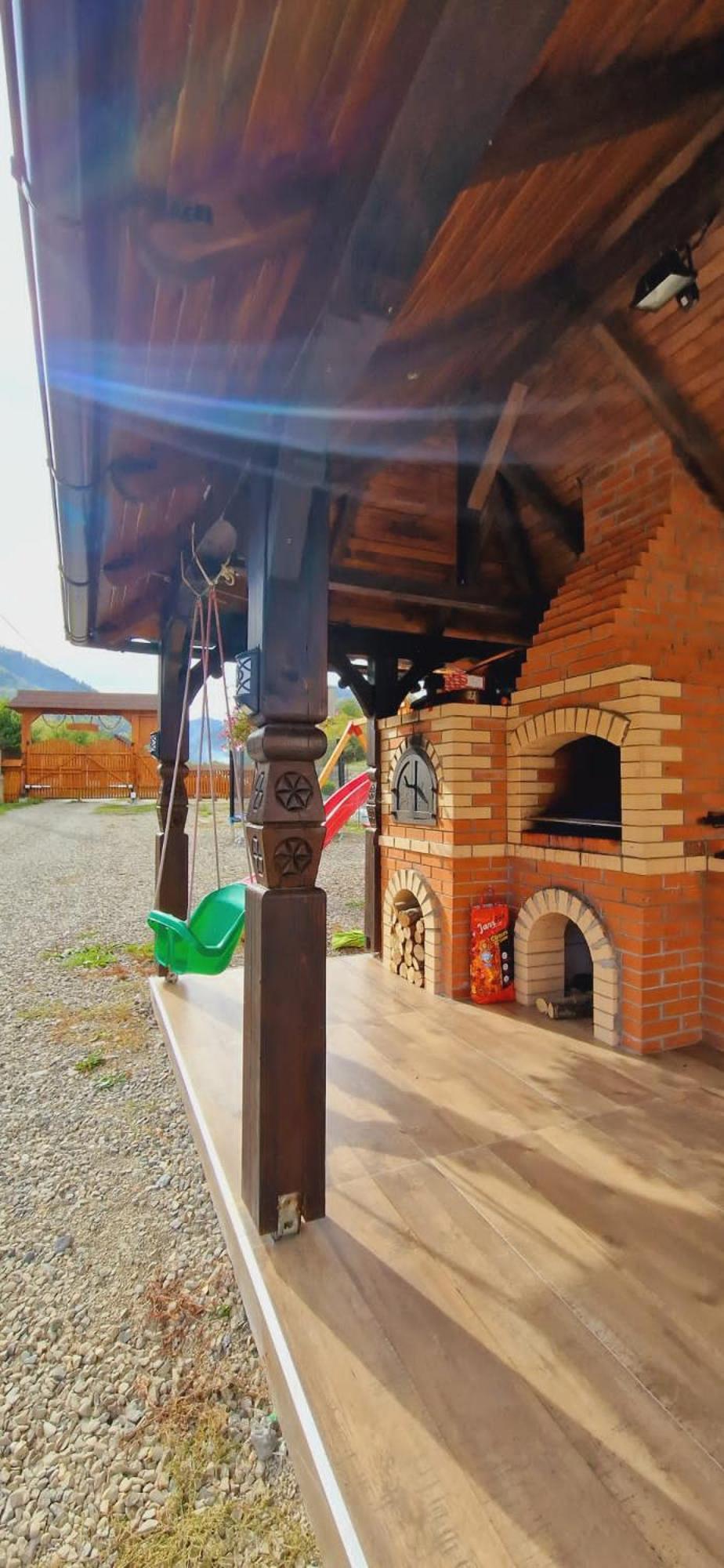 Pensiunea Suci Batiza Kültér fotó