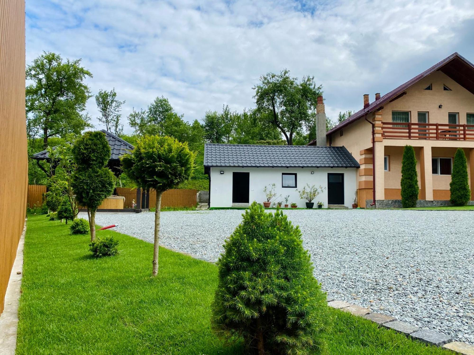 Pensiunea Suci Batiza Kültér fotó