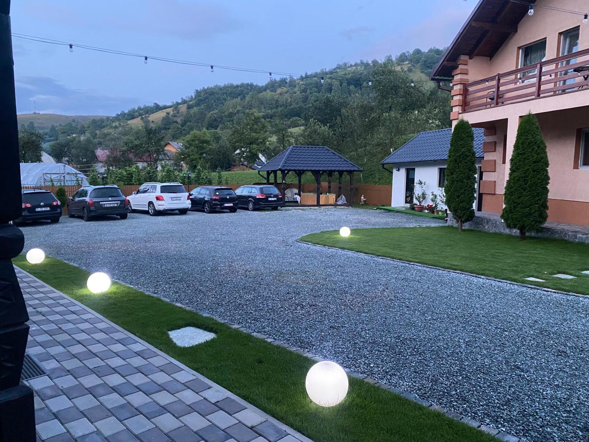 Pensiunea Suci Batiza Kültér fotó