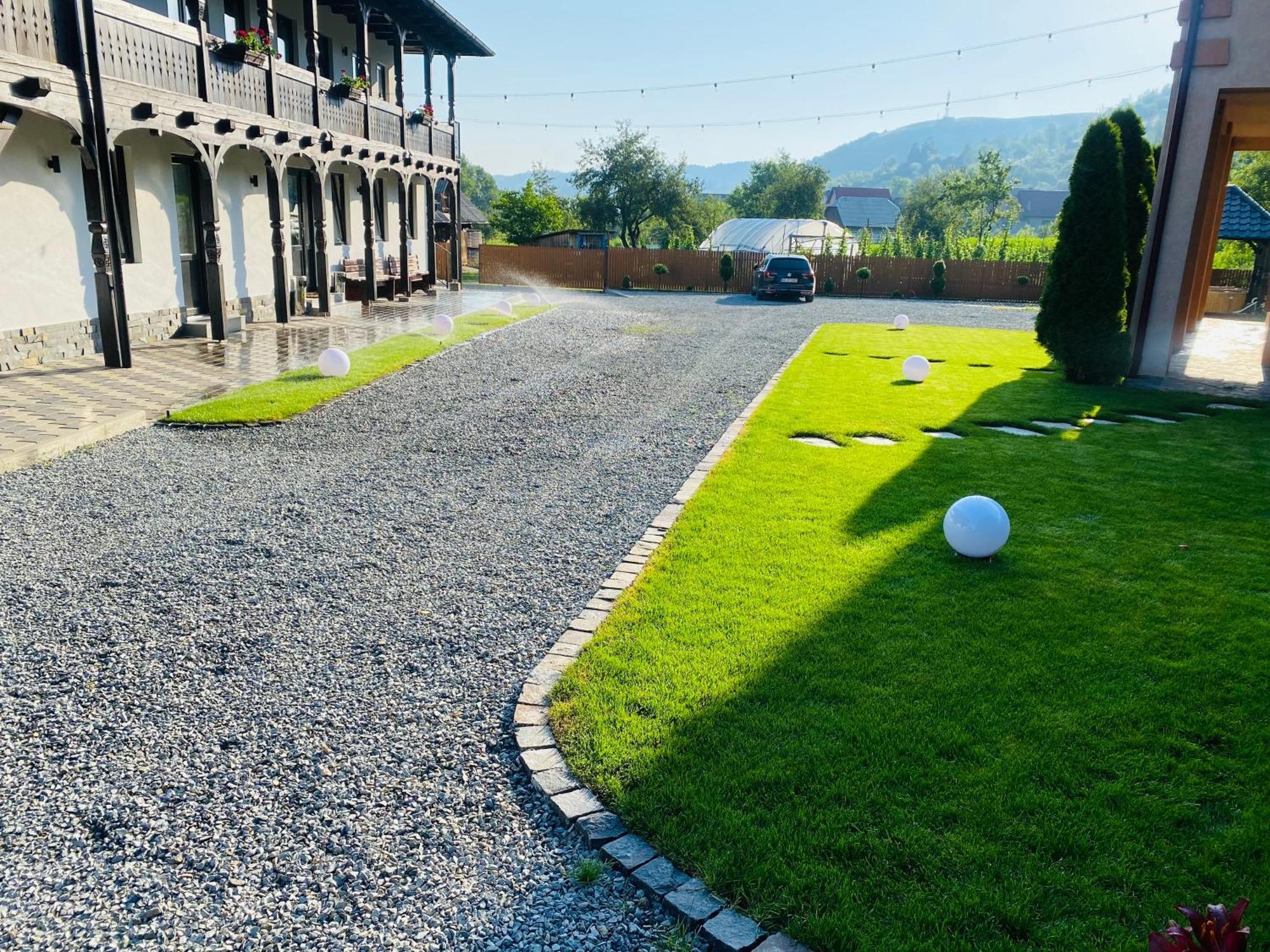 Pensiunea Suci Batiza Kültér fotó